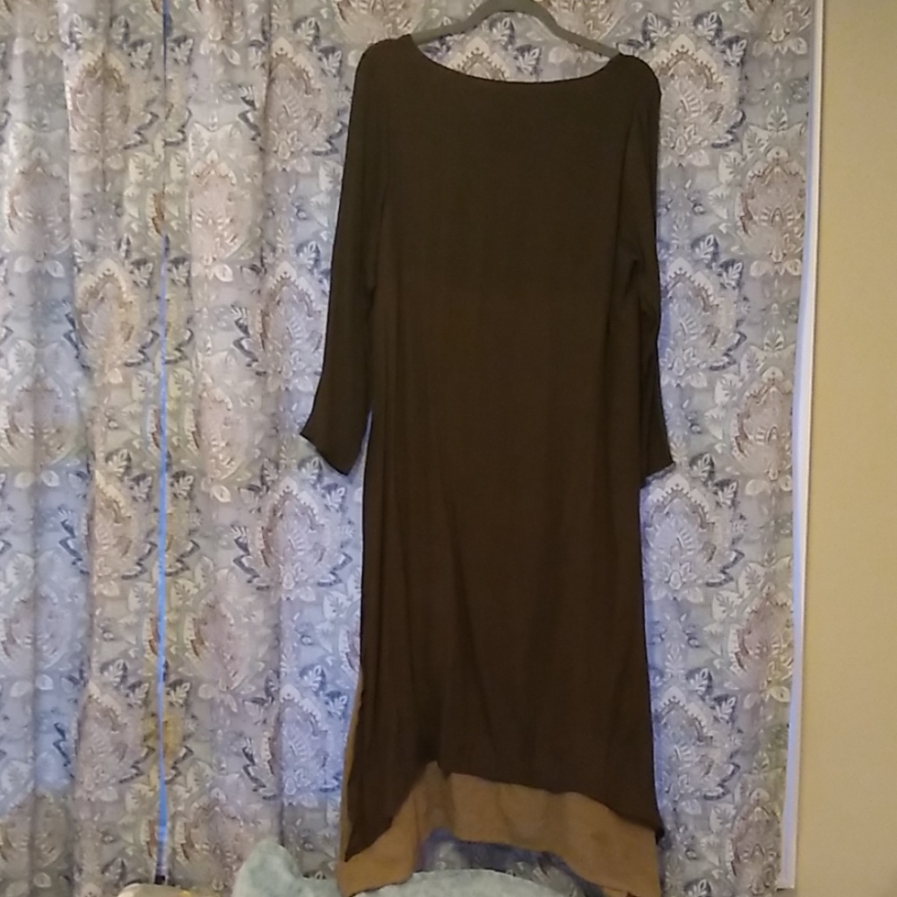 Dress - Picture 3 of 3